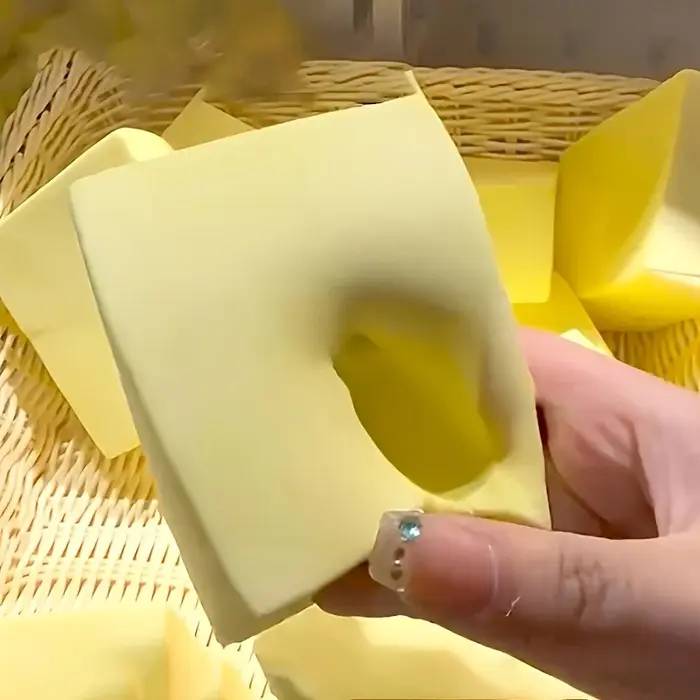 Briques de lait moelleuses pour le plaisir du pétrissage