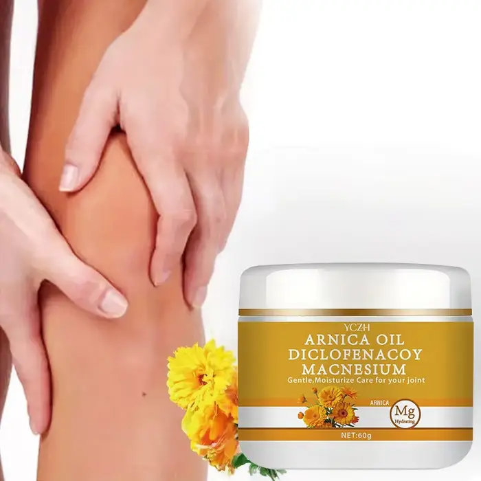 Crème de massage pour la peau contenant de la glycérine, du gingembre, du rétinol et de l'acide hyal