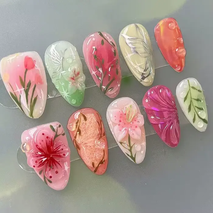 24 faux ongles 3D en forme de fraise, lapin et fleur, à presser, mi-longs, en amande, à porter, dégr