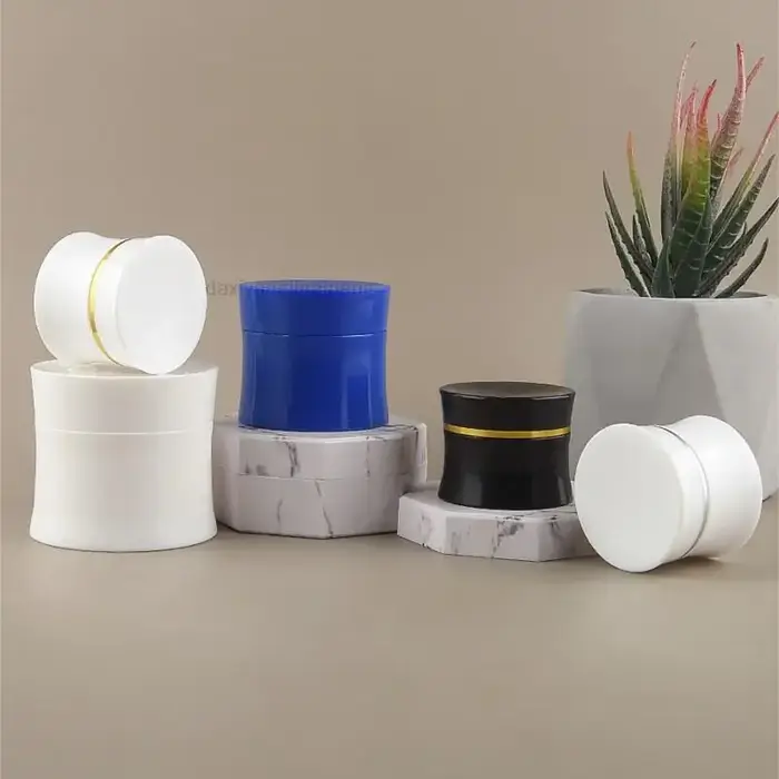 Bouteille de crème pour le visage