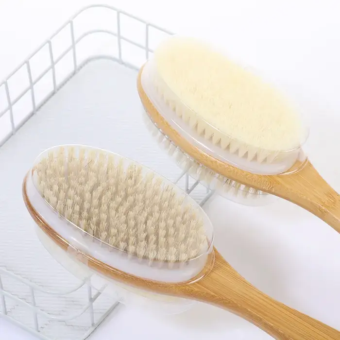 Brosse de douche à poils doux et durs
