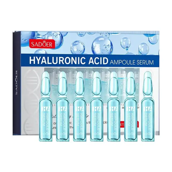 Traitement facial hydratant et rajeunissant à l'acide hyaluronique et à la vitamine C, réduit les po