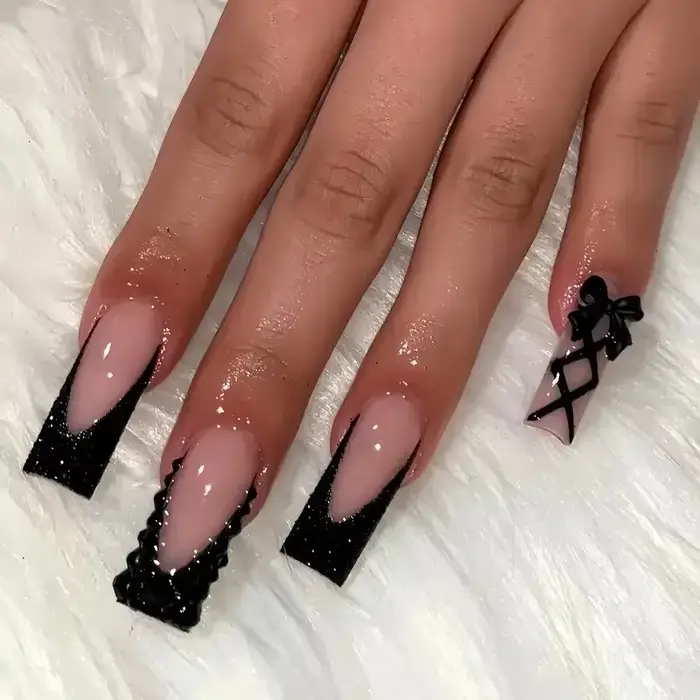 Faux ongles français longs en forme de cercueil