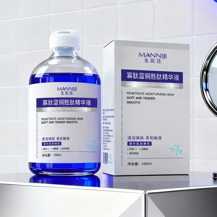 Essence raffermissante au cuivre et aux peptides bleus et rouges
