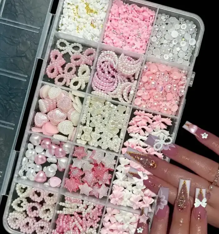 Boîte de breloques pour ongles, mélange de perles, nœud papillon/étoile/lune, ruban en résine/fleur