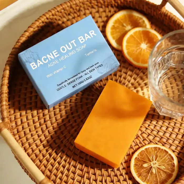 Savon nettoyant à la vitamine C et au curcuma