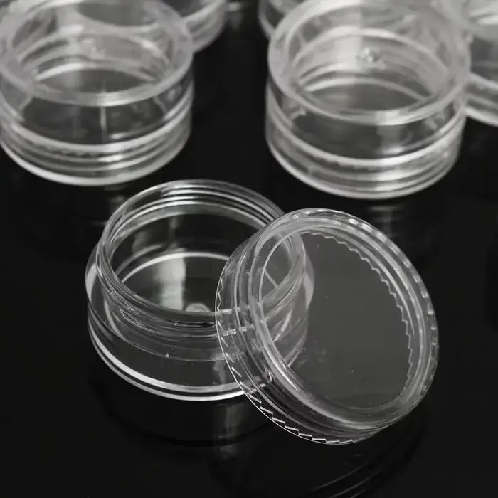 Pot de crème transparente pour échantillons