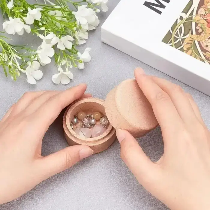 Nouvelle boîte en bois naturel
