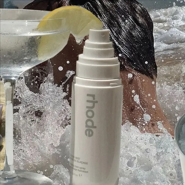 Brume éclaircissante hydratante pour le visage