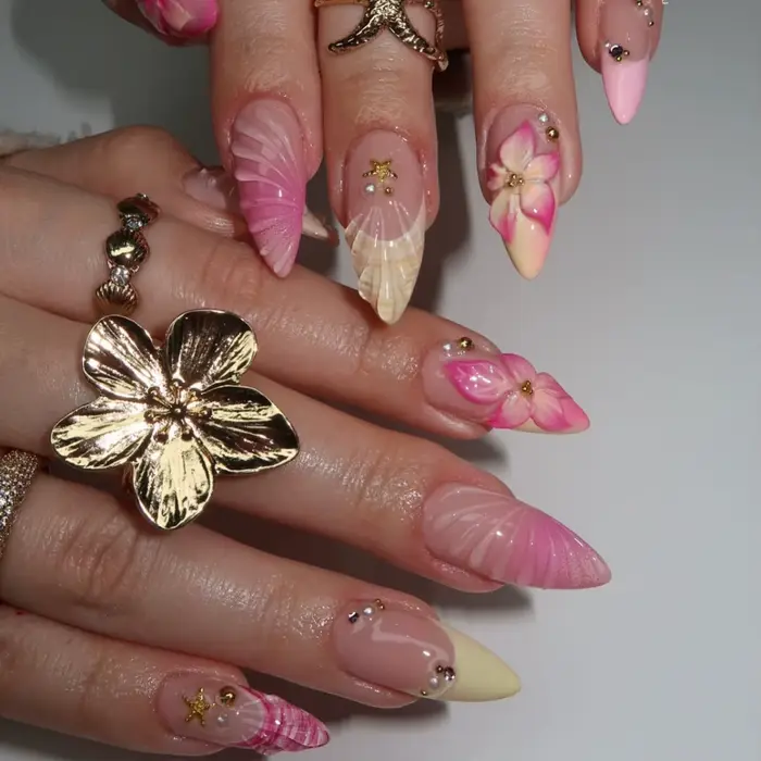 24 faux ongles roses en amande à presser, couvrance totale, motif floral sculpté, ondulations 3D, st