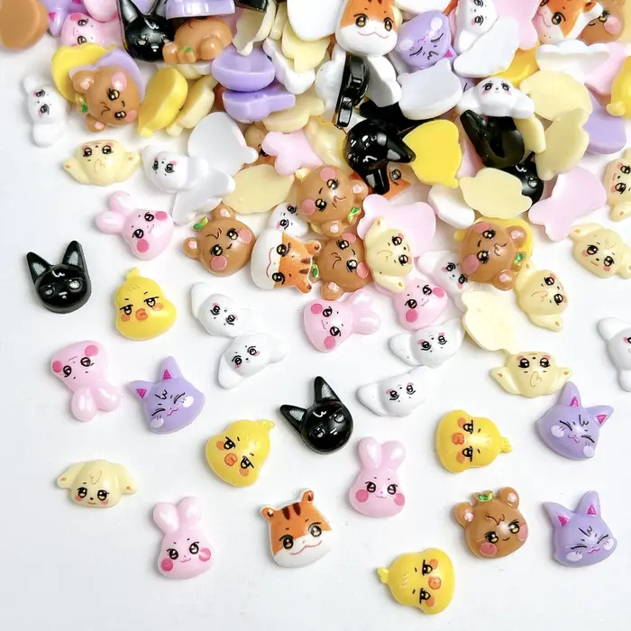 20 pièces dessin animé mignon tigre chat résine ongles breloques 3D créatif coloré lapin ours série animale Nail Art