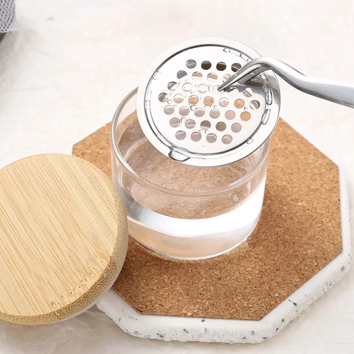 Tasse de nettoyage de brosse à ongles