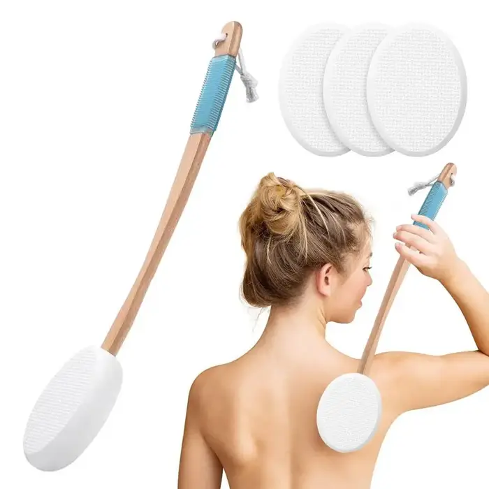 Applicateur de crème solaire avec poignée incurvée